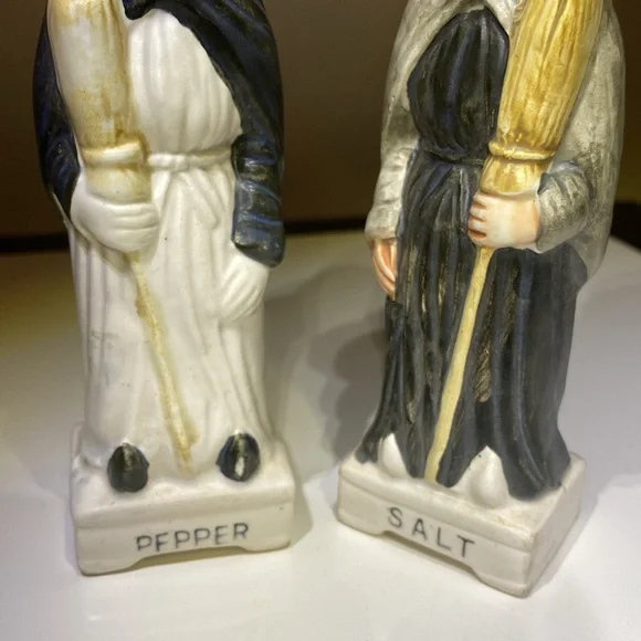 Rare Vintage Set of Bisque Witch Salt and Pepper Shakers - Picture 5 of 11
